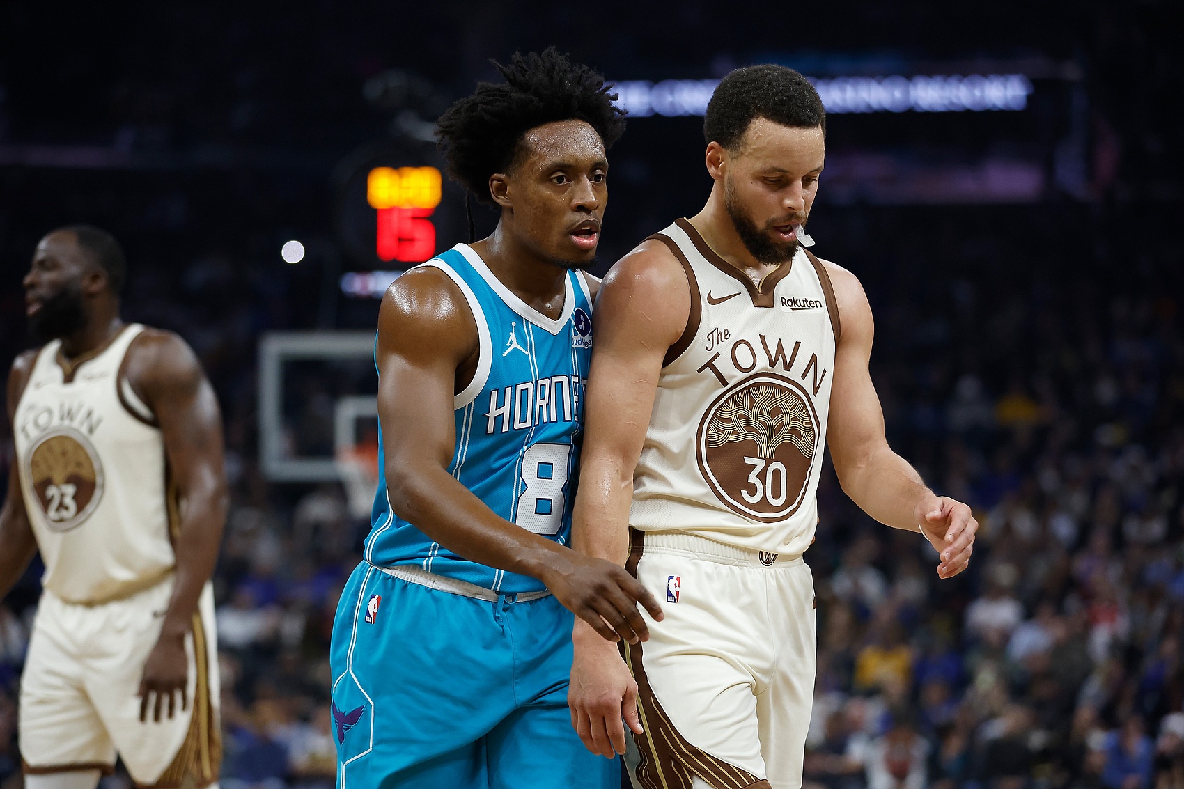 克拉克声援库里：我们想看他每场飚进12记三分 别再对他生拉硬拽